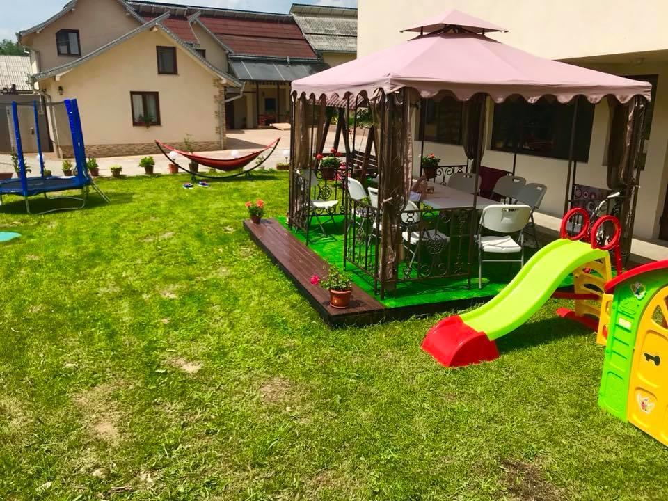 Eco-Tim Lägenhet Moisei Exteriör bild